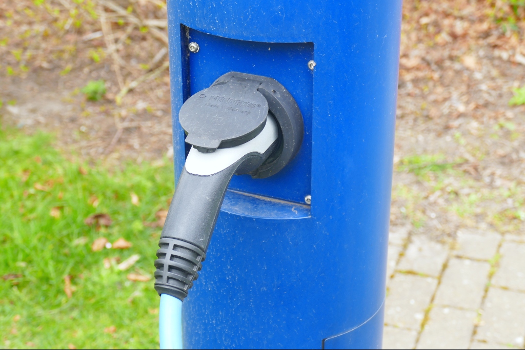 laadpaal elektrische auto's lochristi koning boudewijnlaan laadpaal elektrische auto's lochristi koning boudewijnlaan