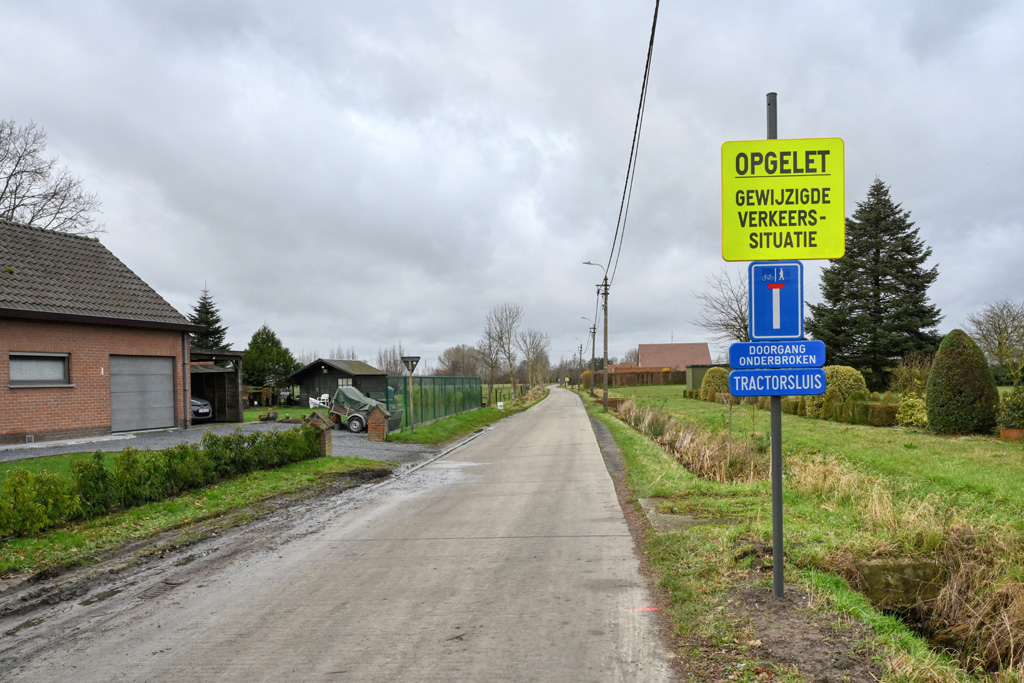 Gelei tractorsluis © Bennie Vanderpiete Gelei tractorsluis © Bennie Vanderpiete